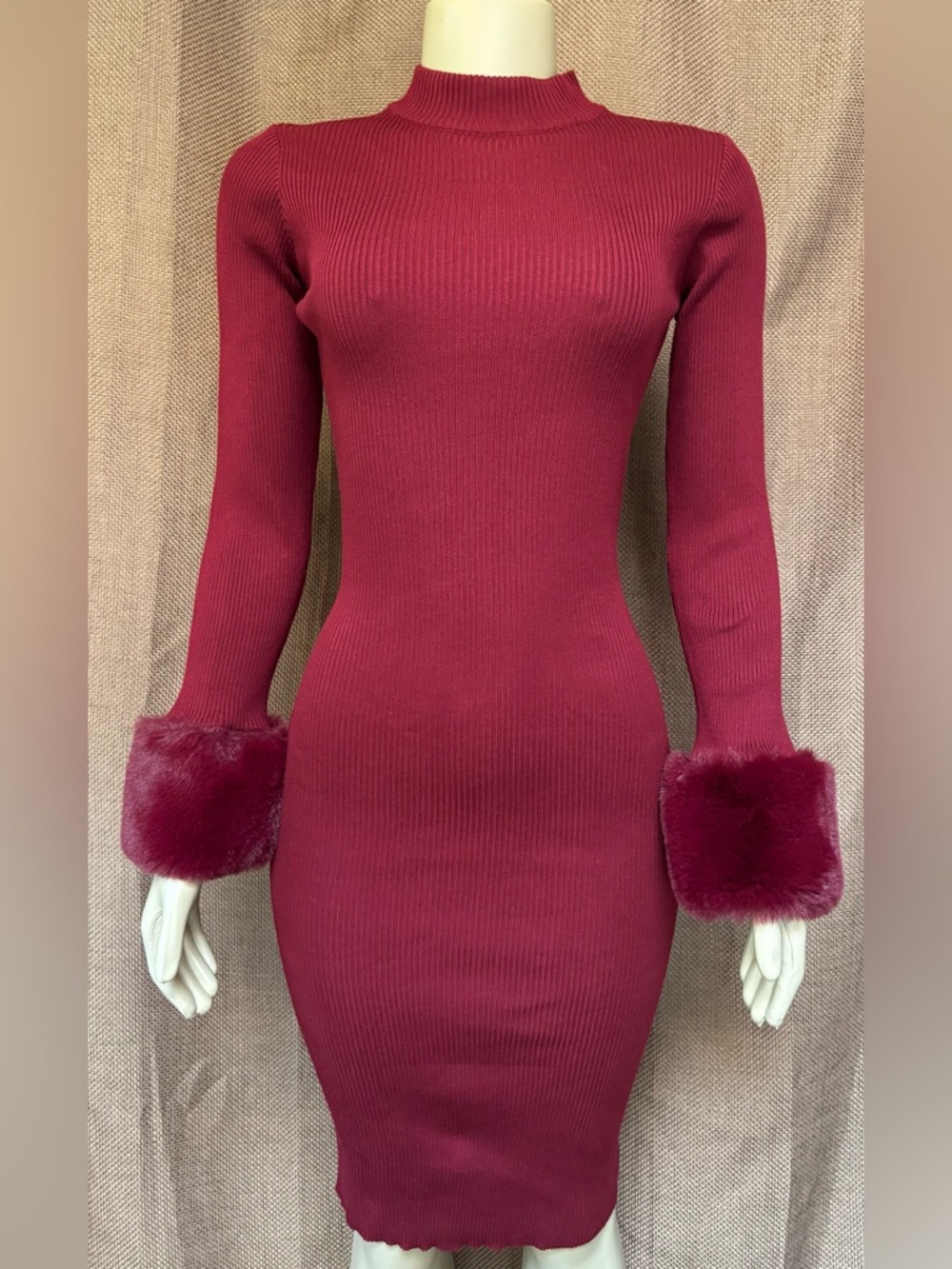 Women's Fitted Ribbed Sweater Dress Sz L with Faux Fur Cuffs - Burgundy